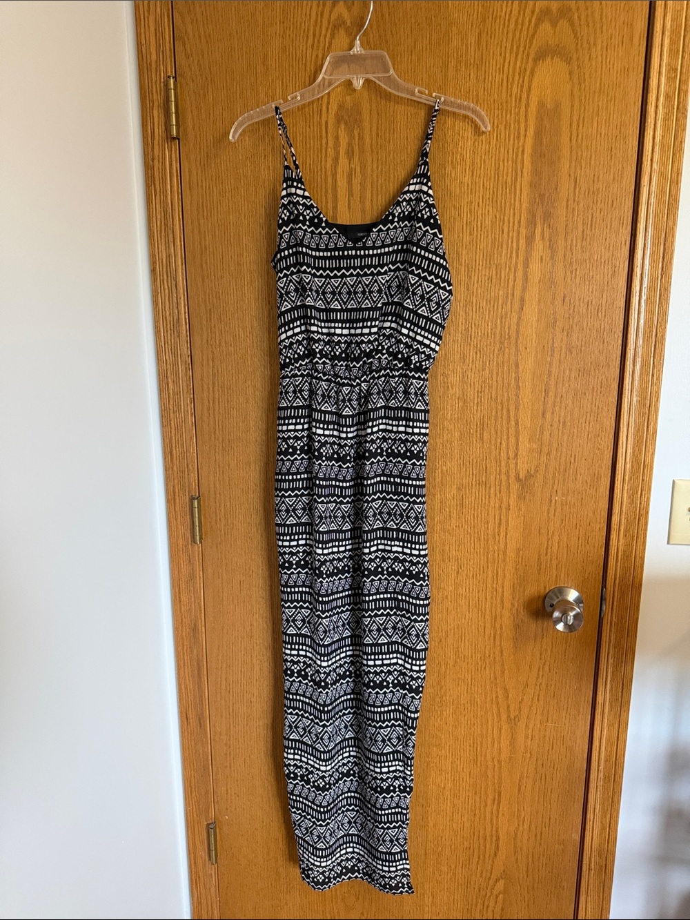 Forever 21 Black and White Geometric Maxi Dress